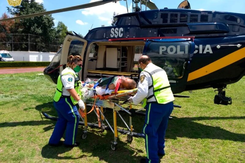 Grupo Cóndores traslada a paciente a un hospital