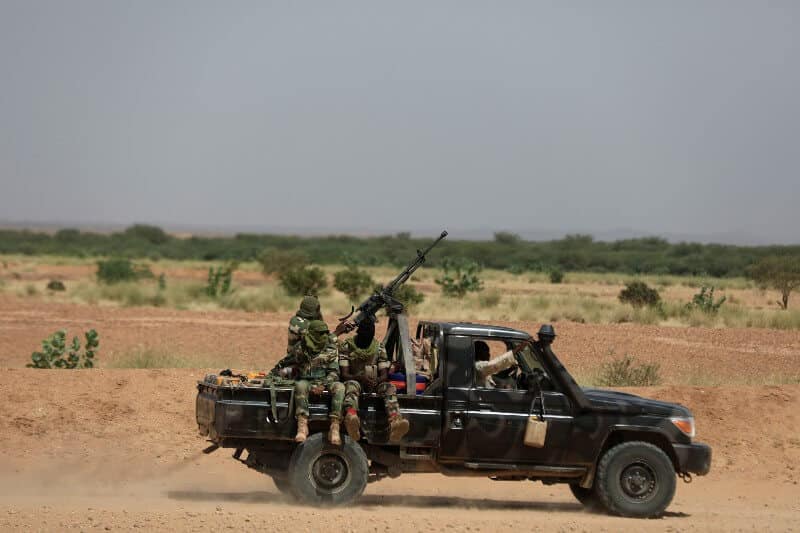 Hombres armados matan a seis turistas franceses y dos nigerianos en Níger. Noticias en tiempo real