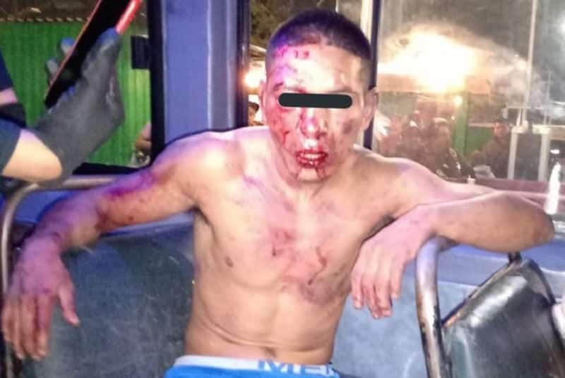 Pasajeros golpean a presunto asaltante de transporte público en los límites de Neza. Noticias en tiempo real