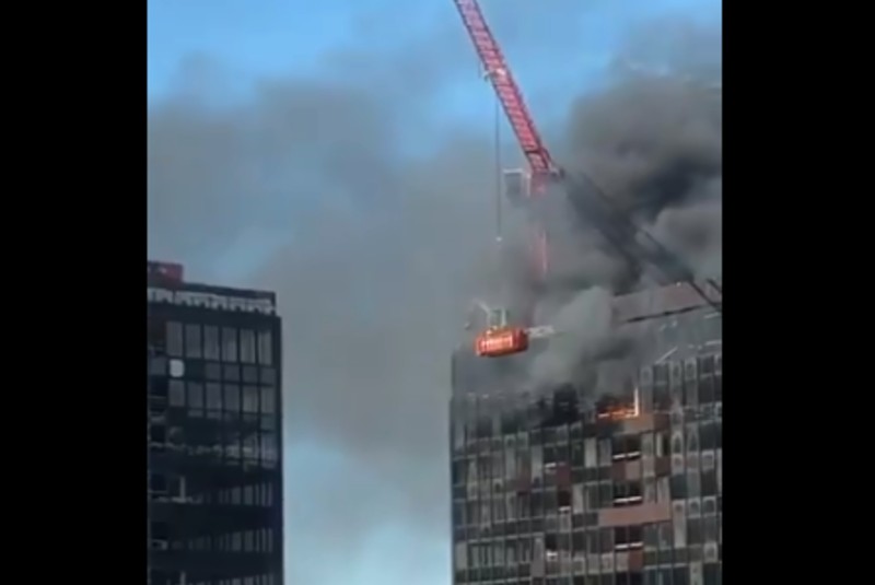 Captan nuevo incendio en torre de World Trade Center de Bruselas, en Bélgica (+video). Noticias en tiempo real