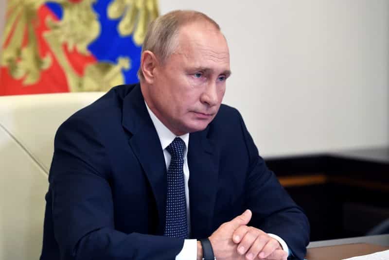 “Tiene un alto número de anticuerpos”: Putin dice que su hija se puso la vacuna y le dio fiebre. Noticias en tiempo real