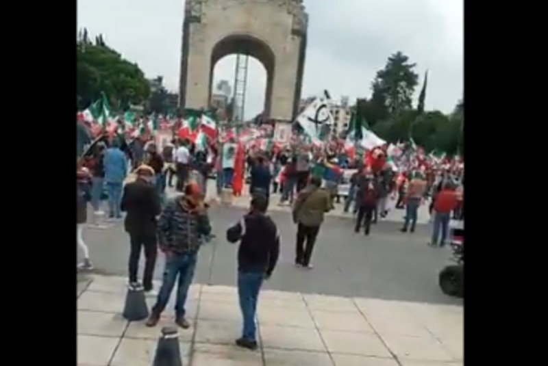 Con banderas y cadenas humanas, FRENA se manifiesta en el Monumento a la Revolución (+videos). Noticias en tiempo real