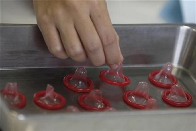 Policía de Vietnam confisca más de 320 mil condones usados. Noticias en tiempo real