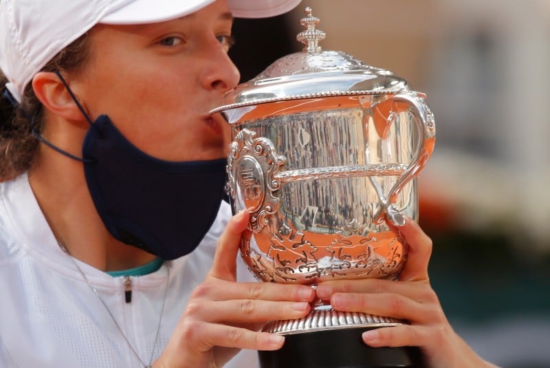 Ganadora de Roland Garros Swiatek se pone en cuarentena tras contacto con contagiado. Noticias en tiempo real