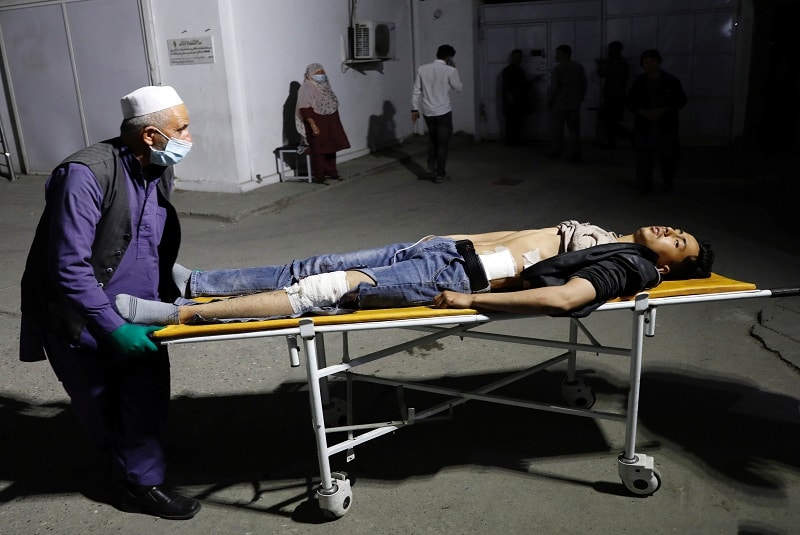 Atentado suicida deja al menos diez muertos y varias personas heridas en Afganistán. Noticias en tiempo real
