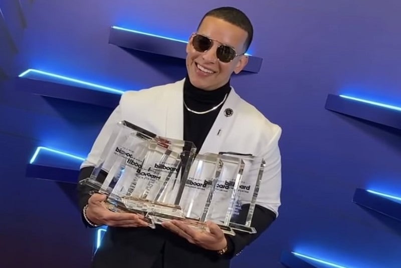 Daddy Yankee y Bad Bunny arrasan con los Premios Billboard Latinos. Noticias en tiempo real