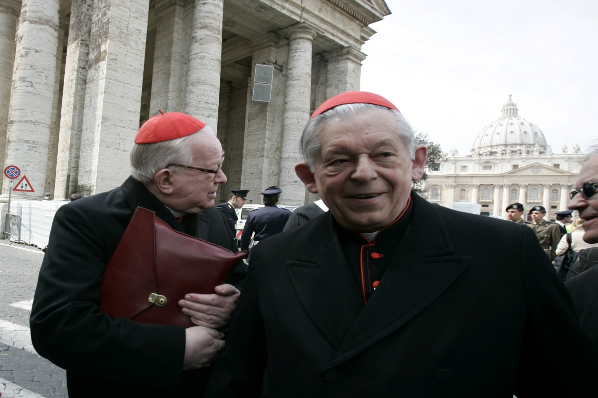 Un cardenal polaco acusado de abusar sexualmente de un menor murió a la edad de 97 años