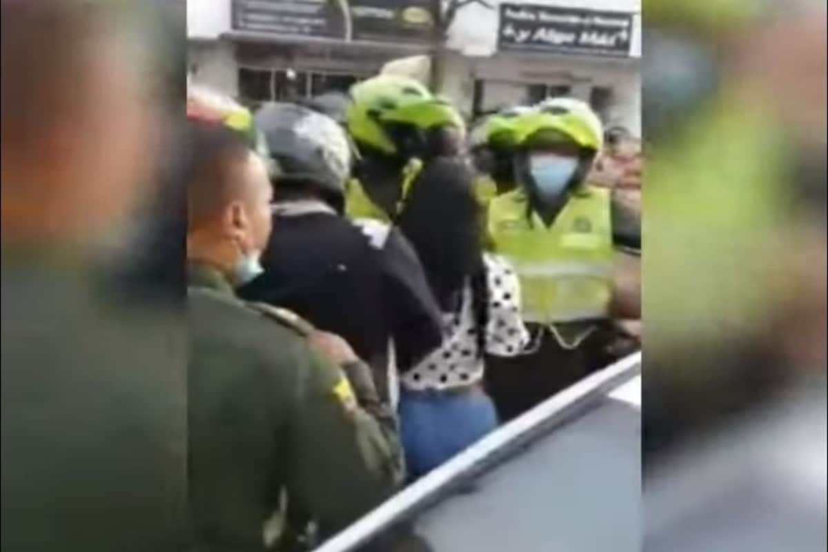 Con mentiras una mujer pidió ayuda a la policía de Colombia porque presuntamente le habían robado su automóvil, lo que generó un operativo policiaco