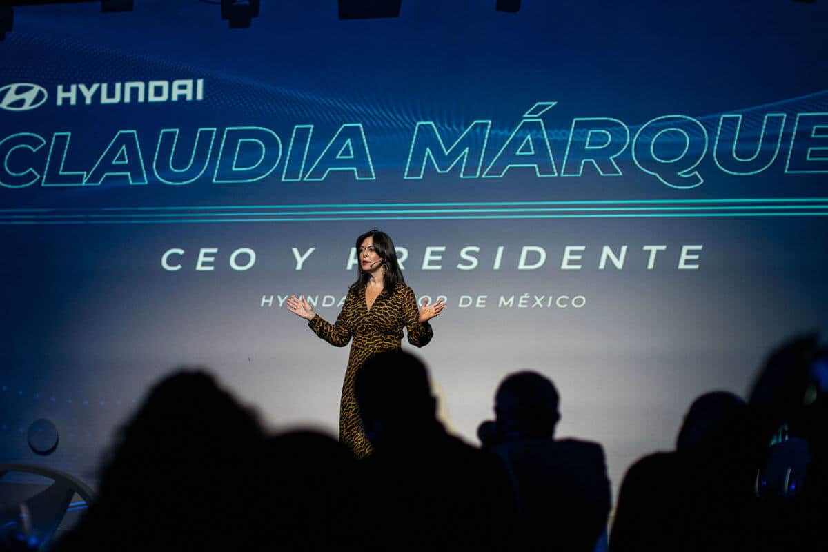 Claudia Márquez fue reconocida como una de las 100 mujeres líderes de la industria automotriz en Norteamérica