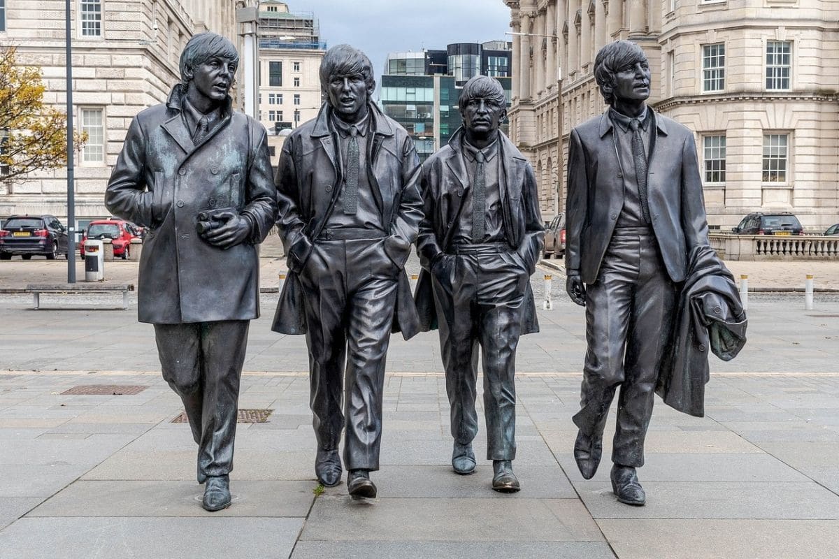 La legendaria agrupación The Beatles, es el tema central de la convocatoria