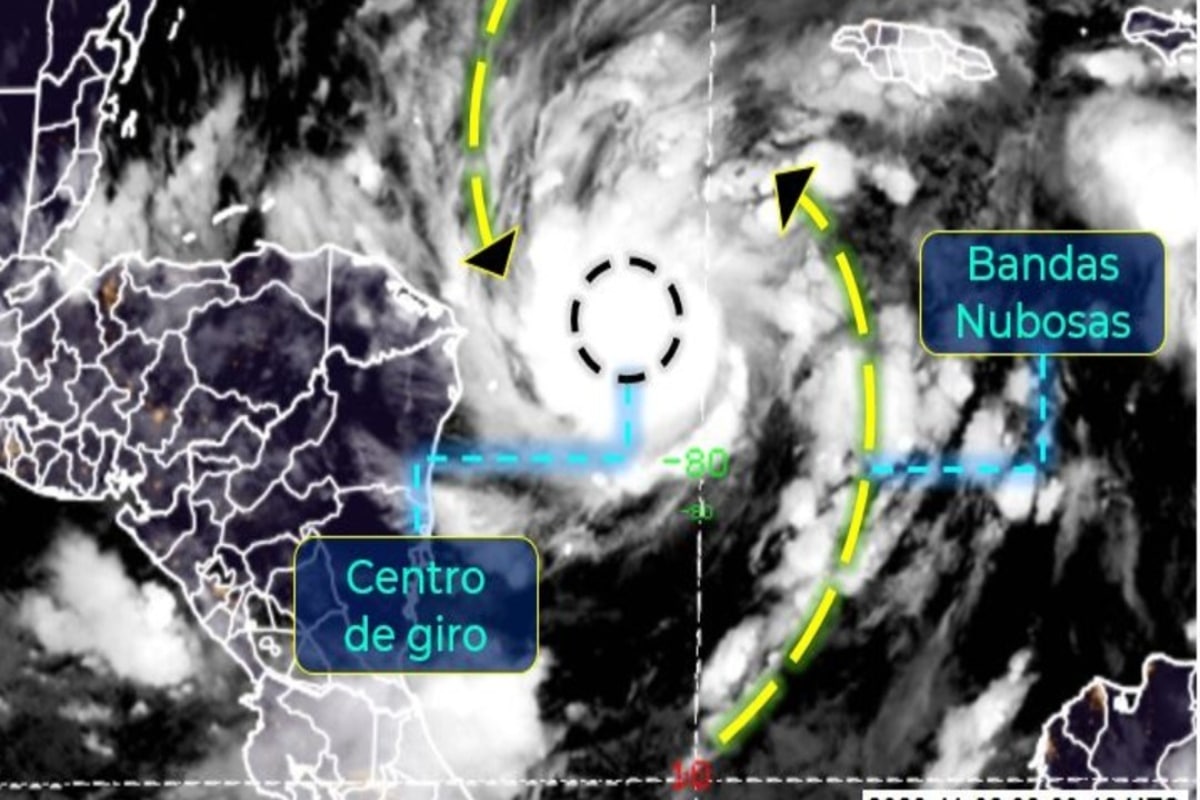 Eta se intensifica a huracán categoría 1 cerca de Quintana Roo