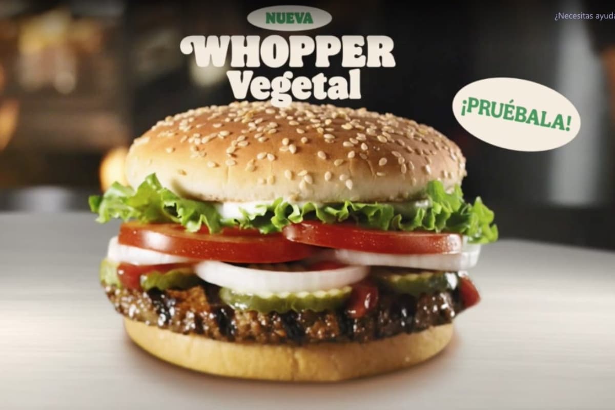 Es importante señalar que esta hamburguesa se cocina en las mismas parrillas de las exquisitas Whopper de Burger King
