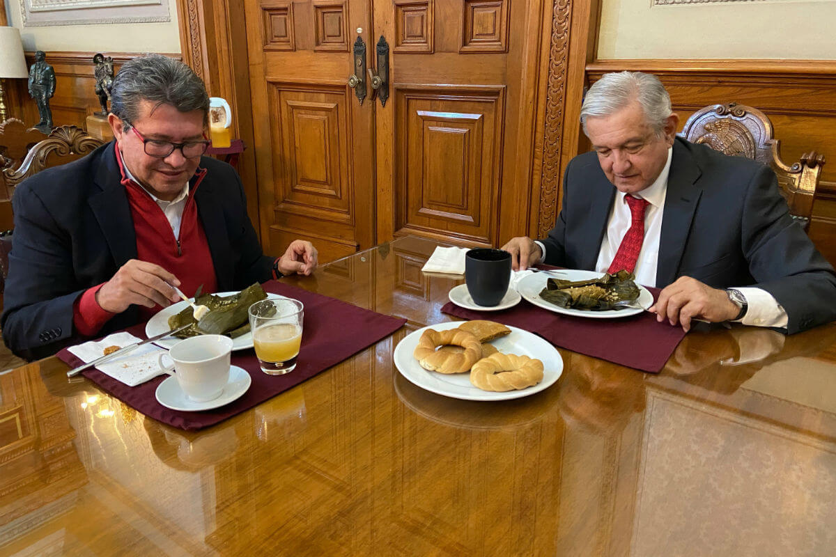 El presidente López Obrador dialogó con el coordinador de los senadores de Morena, Ricardo Monreal, sobre la iniciativa enviada al Senado