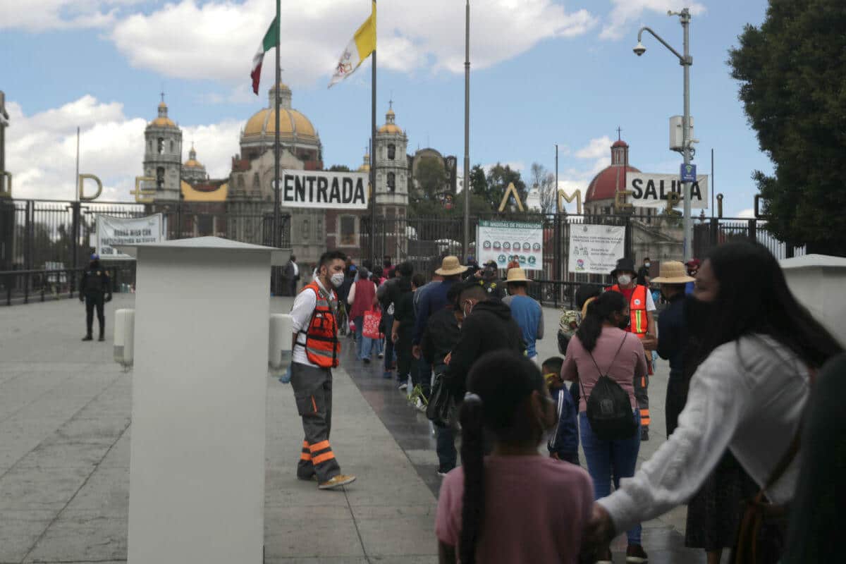 "Desde la Arquidiócesis de México aprovechamos este espacio para hacer un llamado urgente a todos los ciudadanos a limitar sus salidas"