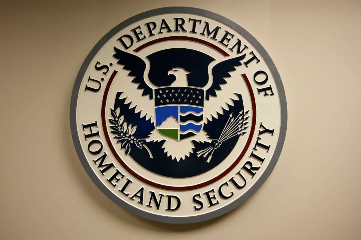 El DHS es una burocracia masiva responsable de la seguridad fronteriza, la ciberseguridad y la distribución segura de la vacuna Covid-19
