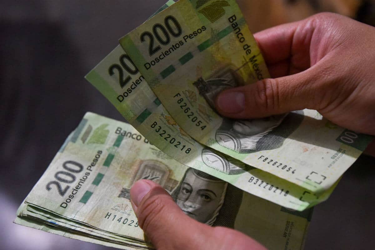 La moneda local cotizaba en 20.0300 por dólar cerca del cierre de la sesión, con una ganancia del 0.67% frente a los 20.1660 pesos