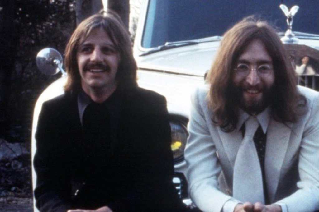 Un día como hoy pero de 1980, el exbeatle John Lennon fue asesinado de varios tiros por la espalda. Su compañero y también leyenda de la música, Ringo Starr le dedicó por medio de su cuenta de Twitter