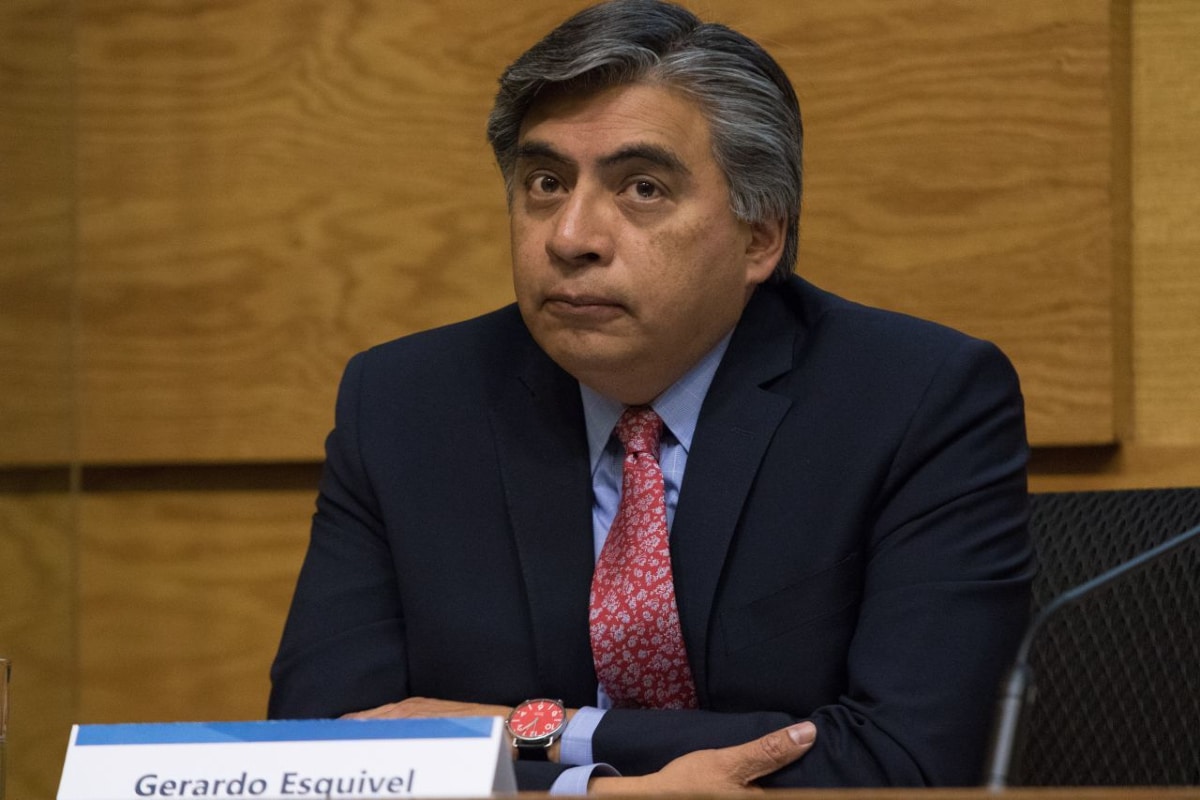 El subgobernador del Banco de México (Banxico), Gerardo Esquivel, lamentó que los senadores aprobaran la reforma a la Ley del banco central en materia de