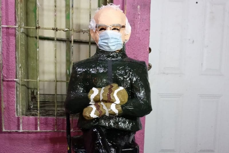 En Tamaulipas diseñan piñata con la imagen viral de Bernie Sanders (+fotos)