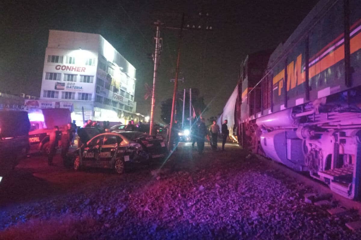 El tren numero 9820, causó daños a la patrulla de la Secretaría de Seguridad ciudadana