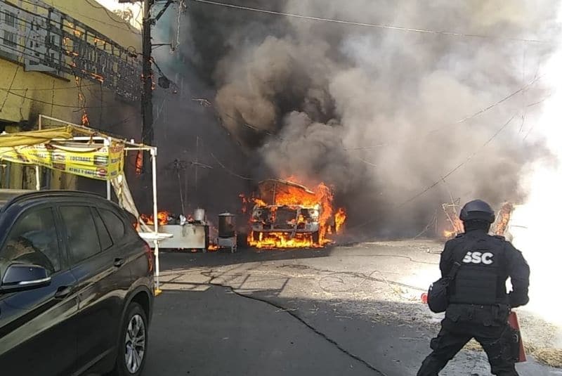 Evacuan a 700 personas tras incendio de una pipa de gas cerca del Mercado de Jamaica