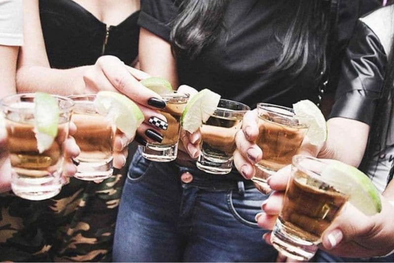 Detectan aumento en consumo de alcohol en mujeres