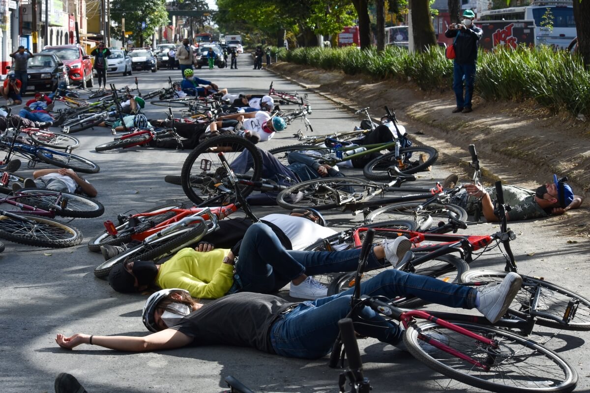 Ciclistas han realizado protestas para exigir justicia por las muertes de algunos de sus compañeros en accidentes viales