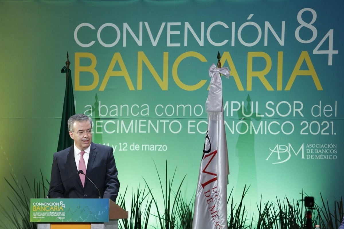 Foto: Alejandro Díaz de León, gobernador del Banxico