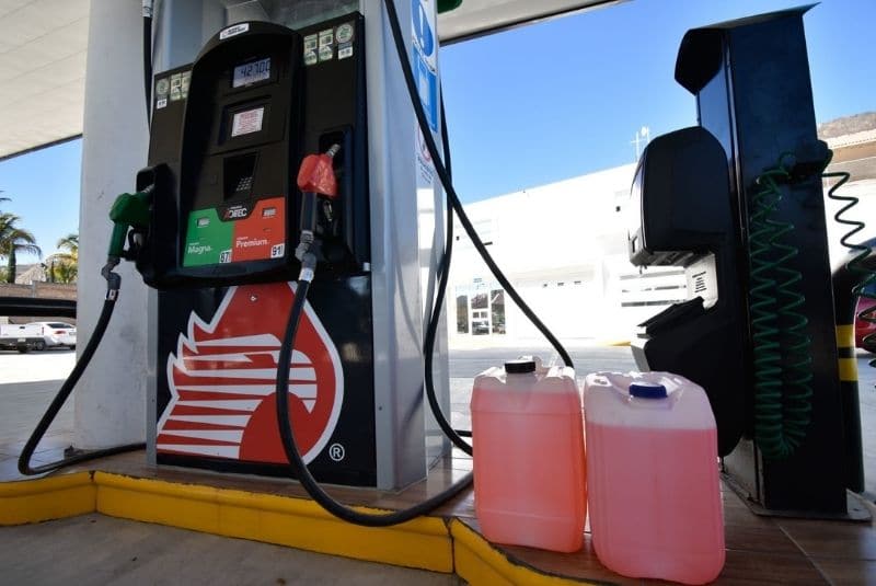 AMLO acusa a gasolineros de abuso y especulación