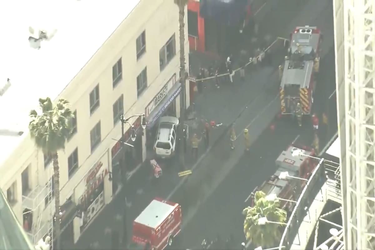 Una camioneta atropelló a peatones en Hollywood