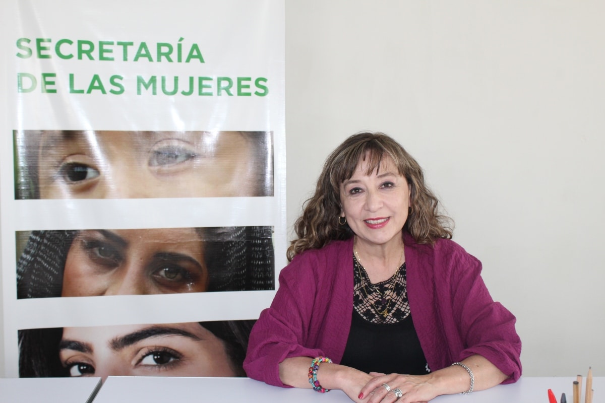 La secretaria de las Mujeres capitalina, Ingrid Gómez, recordó que se firmó un convenio con Airbnb para alojar a víctimas de violencia de género