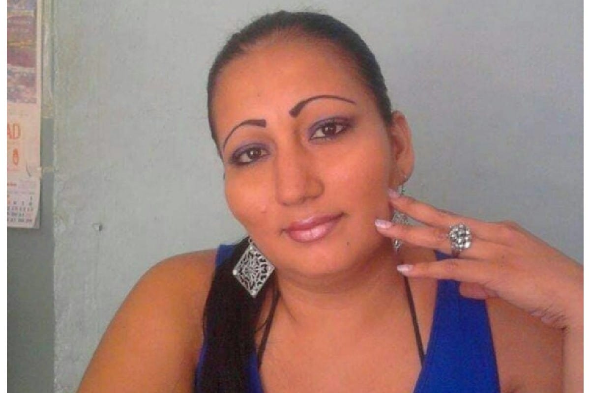 La mujer de origen salvadoreño fue sometida por un oficial de la policía de Tulum.