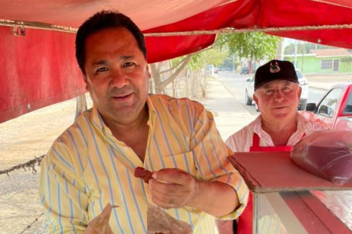 El aspirante por el PAN, PRI y PRD fue alcalde de Mazatlán entre 2017-2018.