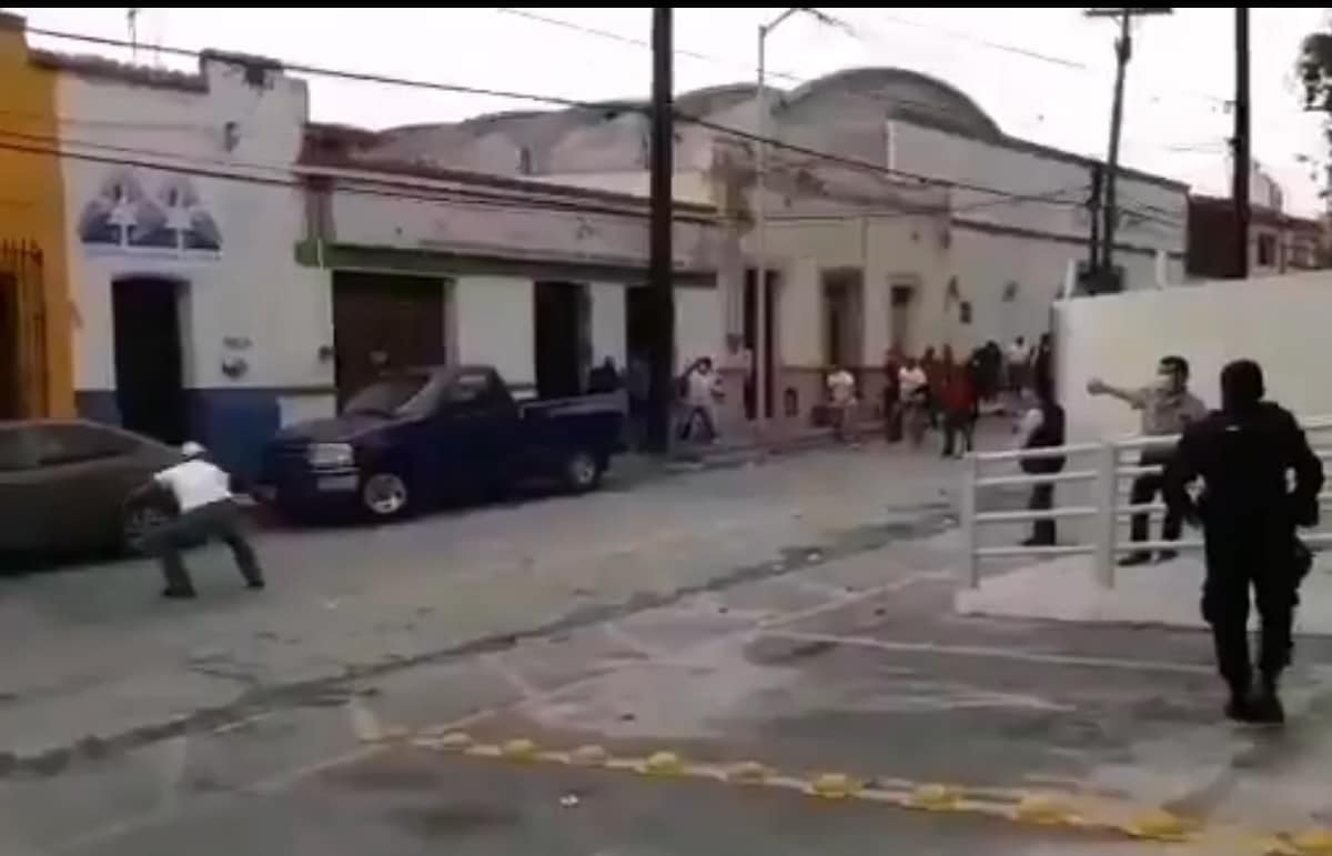 Enfrentamiento a pedradas en Juárez