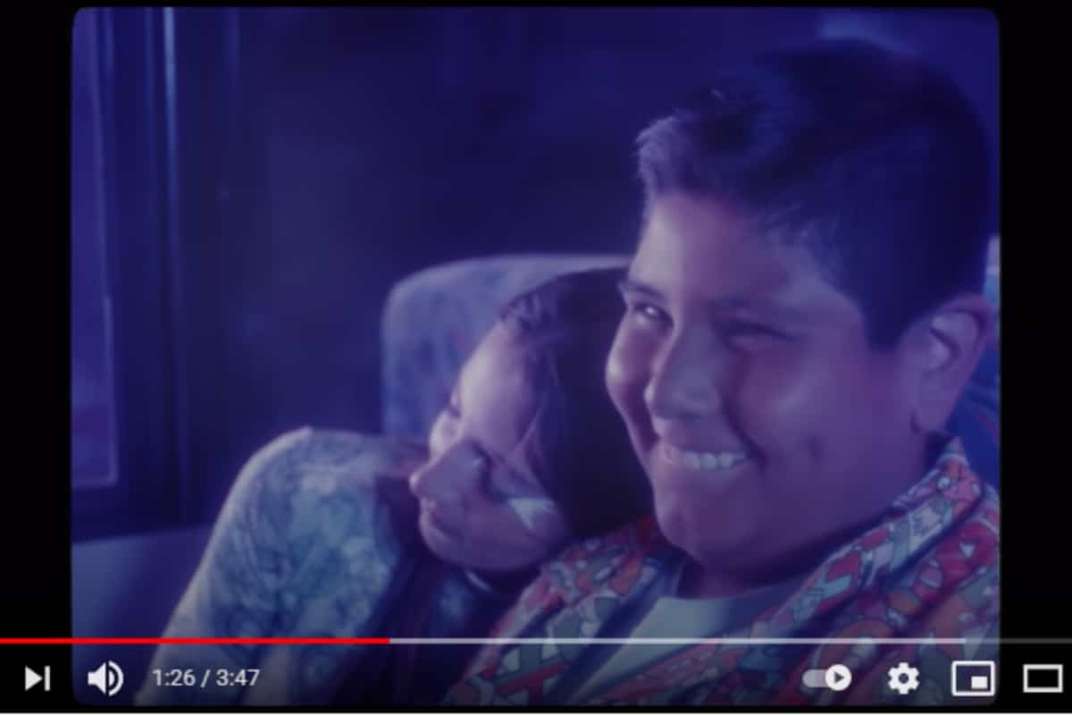 Elías Navarro, mejor conocido como ’el niño del Oxxo’ reapareció protagonizando el videoclip de la canción ‘Viaje’