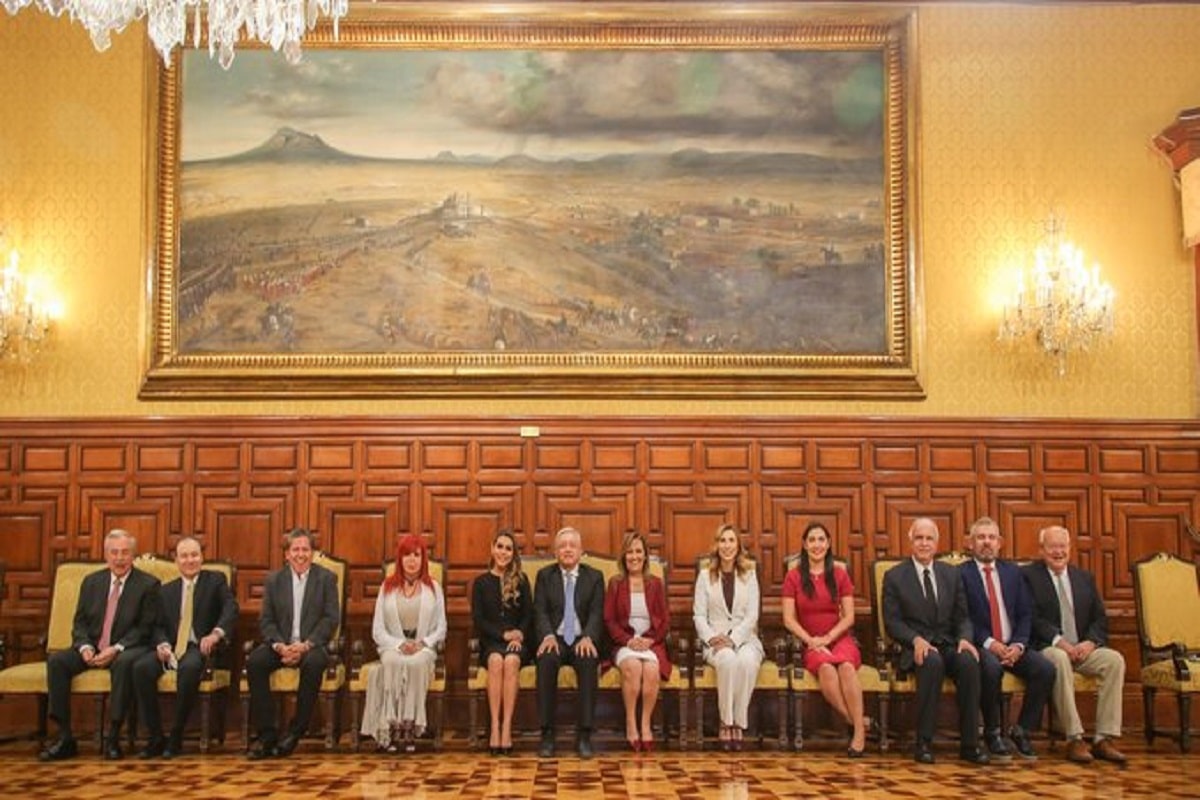 AMLO con gobernadores electos de Morena