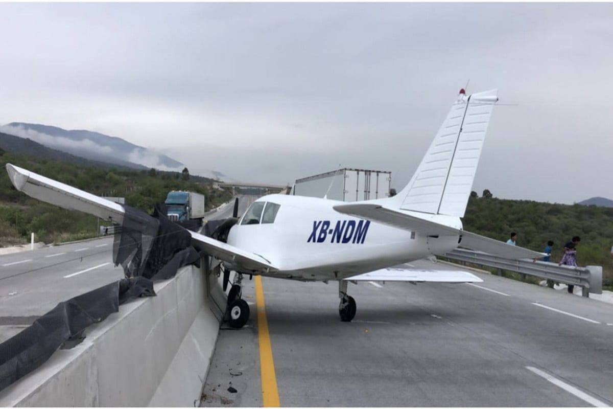 Avioneta se impacta en Guadalajara, Jalisco