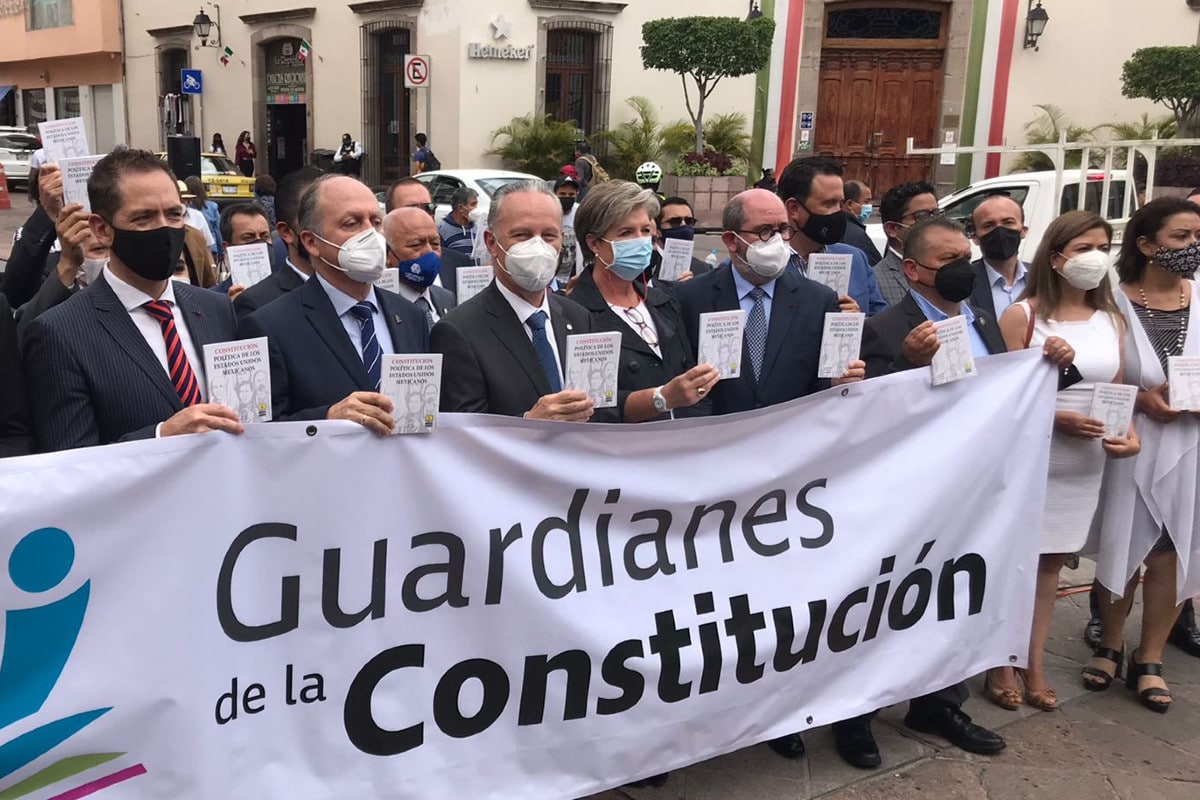 Coparmex denunció que diversas reformas impulsadas por AMLO vulneran la Constitución.
