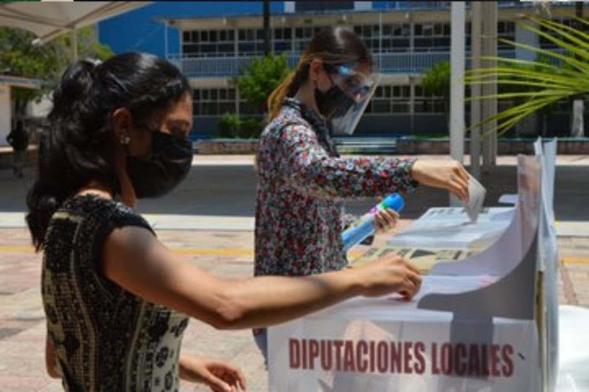 En Querétaro continúa la afluencia de ciudadanos para votar