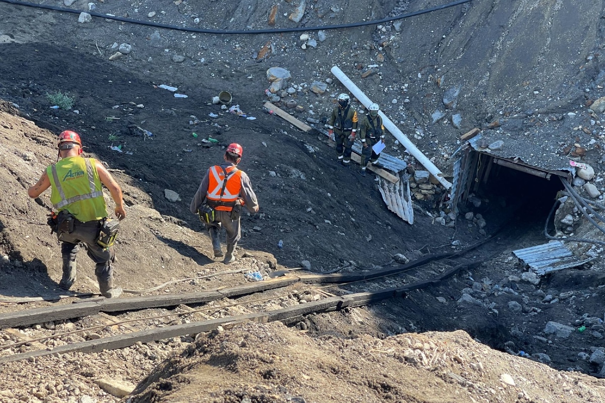 El derrumbe en la mina Micarán tuvo lugar el pasado viernes; quedaron atrapados ocho trabajadores.