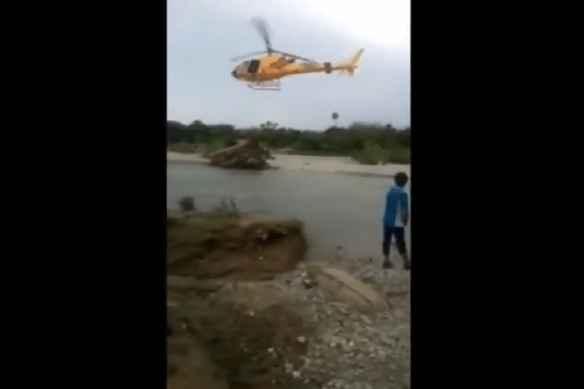 Helicóptero a punto de estrellarse
