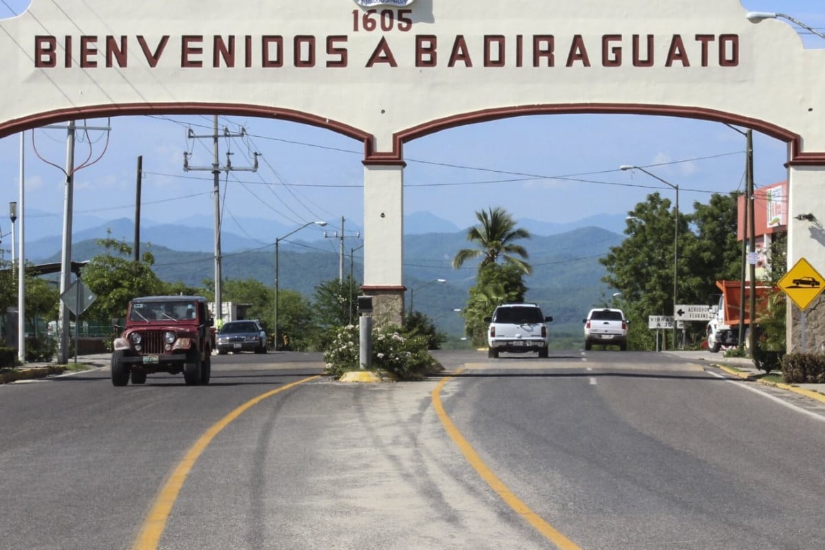 AMLO visitó Badiraguato para supervisar las obras de un tramo carretero.