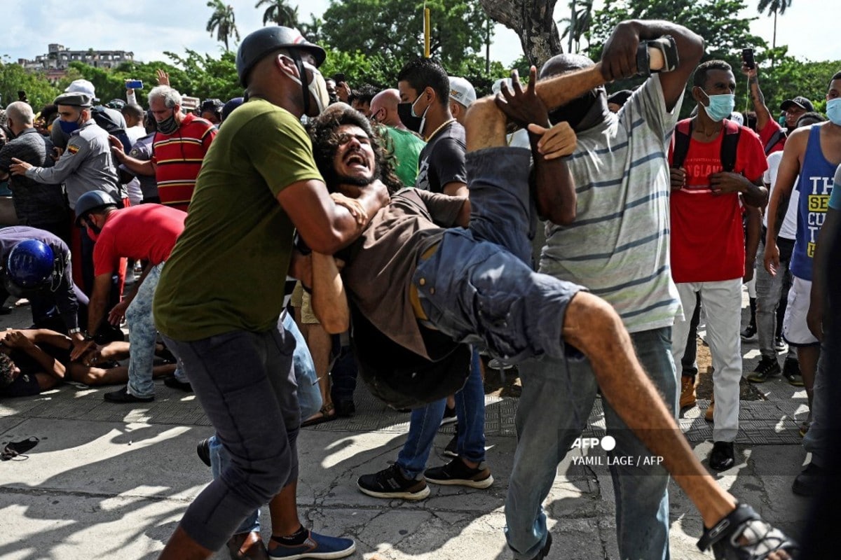 Leonardo Romero fue golpeado por uniformados durante las protestas