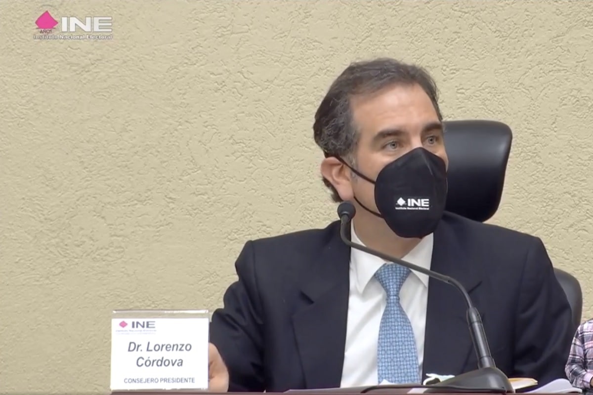 Lorenzo Córdova, consejero del INE en discusión en torno a Mariana Rodríguez