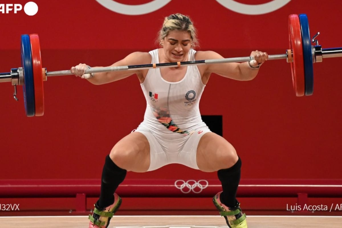 Aremi Fuentes levantó 245 kilos, con lo que se colgó el bronce en Tokio 2020.