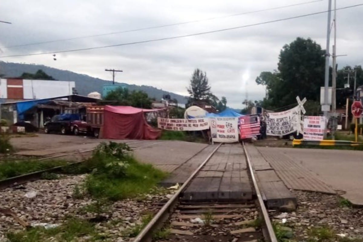 Bloqueo de vías férreas en Michoacán