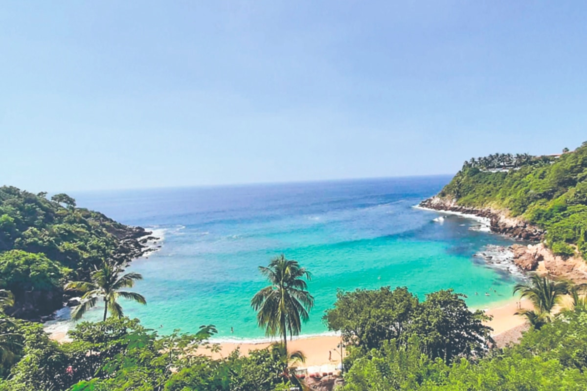 Las playas de Puerto Escondido sí están abiertas, lo que contrasta con la restricción de actividades, hasta el 31 de agosto, en siete municipios