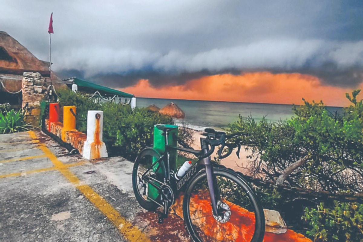 Varios municipios de Quintana Roo fueron declarados en alerta naranja y amarilla por la llegada del fenómeno meteorológico a sus costas