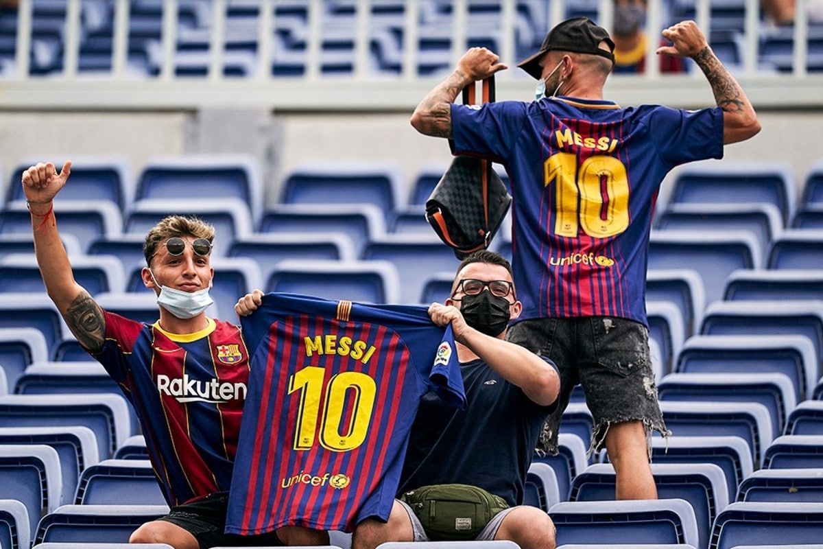 Ovacionan a Messi en triunfo del Barca