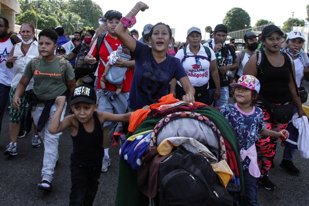 Gobierno de México detiene caravana migrante